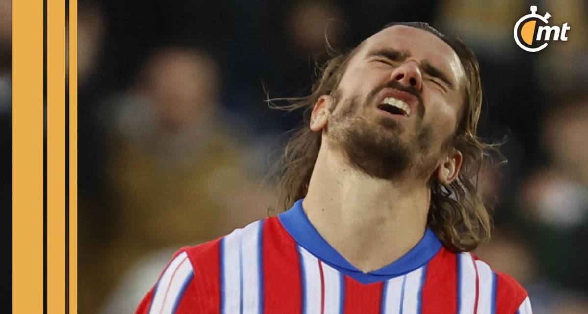 Griezmann se lamenta por el penal fallado (EFE)