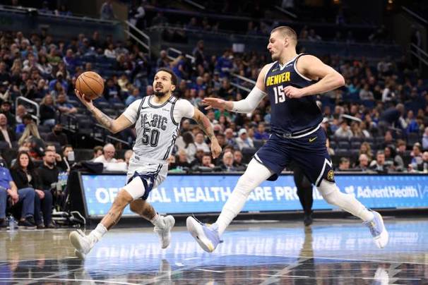 Jokic tuvo un nuevo triple doble ante Orlando (Reuters)
