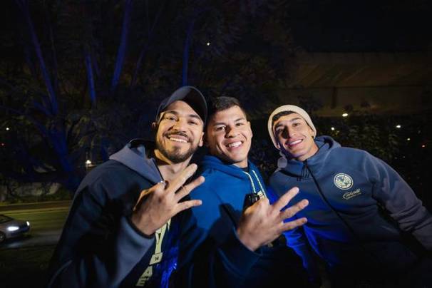 Jugadores de las Águilas en los festejos del tricampeonato (@ClubAmerica)
