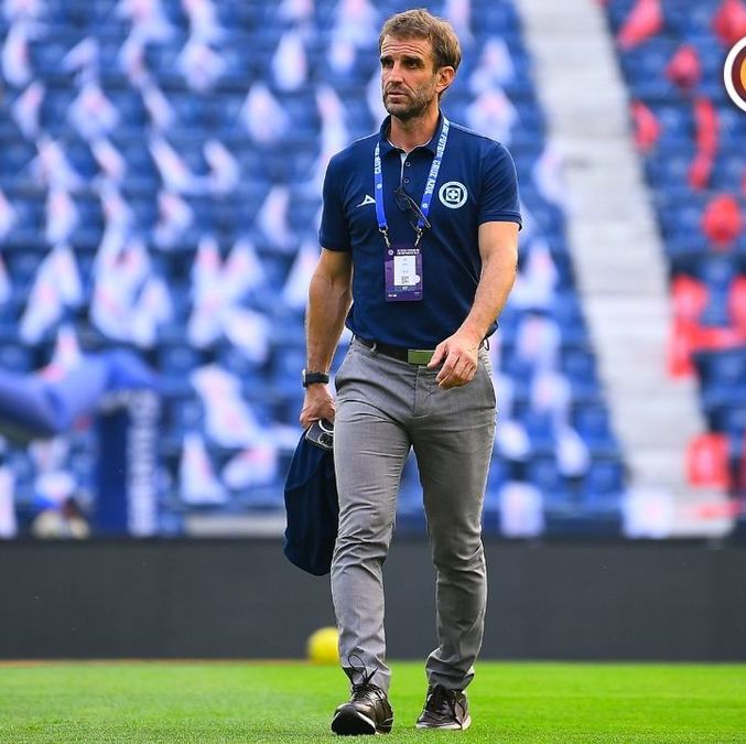 Cruz Azul defendió a Iván Alonso, mientras que seguirá en temas legales con Anselmi (Mexsport / Imago7)