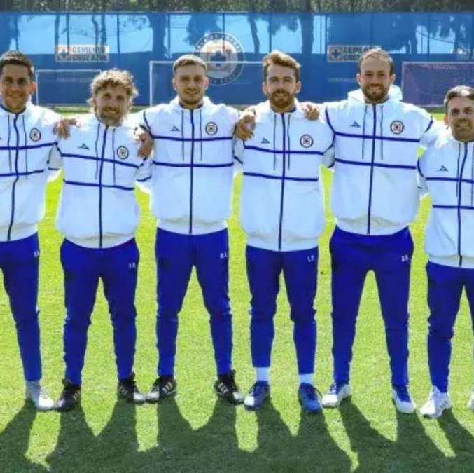 Martín Anselmi y su cuerpo técnico (Cruz Azul)