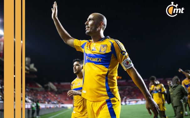 Guido Pizarro saluda a los aficionados de Tigres (Imago7)