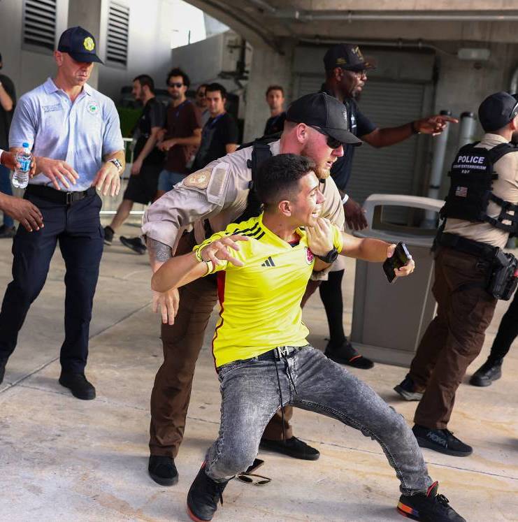 Aficionados de Colombia dieron portazo en el Hard Rock Stadium (AFP)