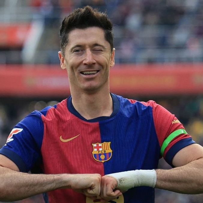 Robert Lewandowski se afianza en el liderato por el pichichi (Reuters)