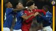 Jugadores de Liverpool y Everton en conato de bronca (Reuters)