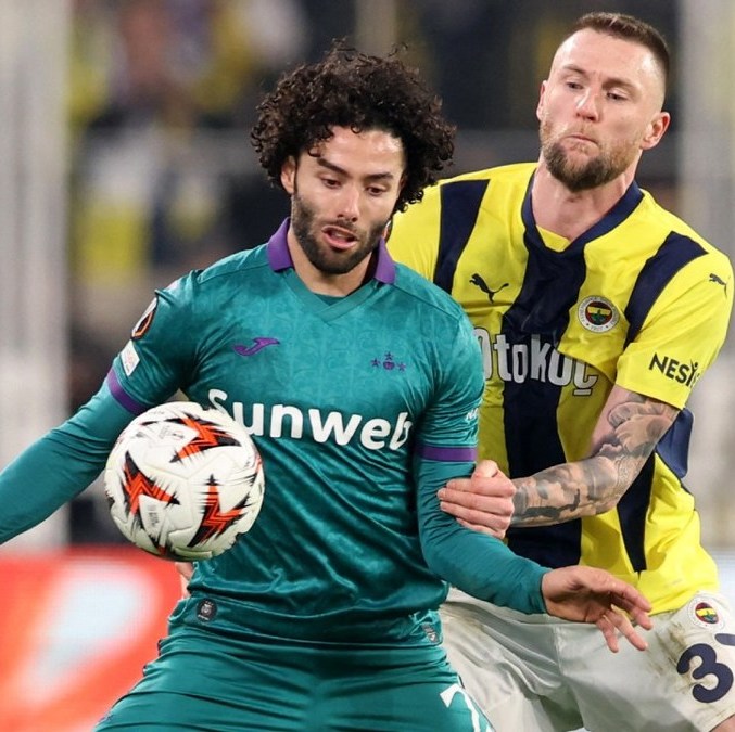 Fenerbahce goleó al Anderlecht del Chino Huerta (Reuters)
