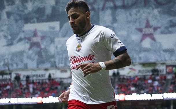 Alexis Vega fue castigado por Chivas y saldría del equipo. (Foto: Mexsport)