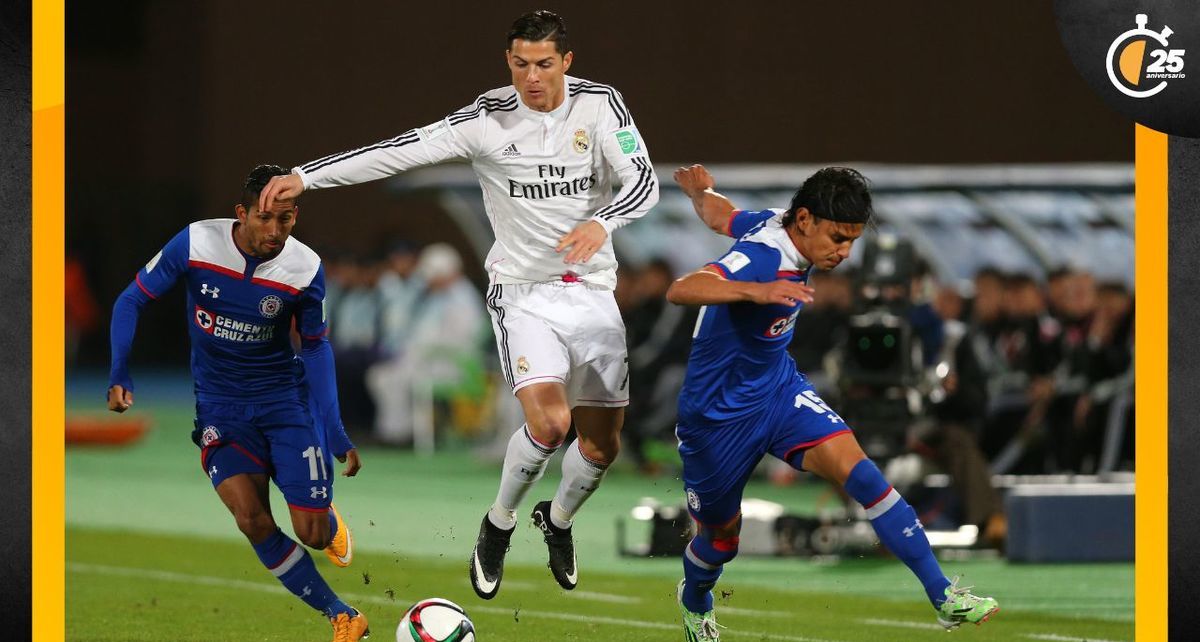 Cristiano Ronaldo enfrentando a Jerry Flores y Joao Rojas en el Mundial de Clubes (Mexsport)
