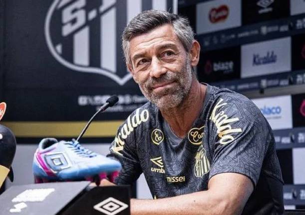 Pedro Caixinha, en conferencia de prensa (Santos FC)