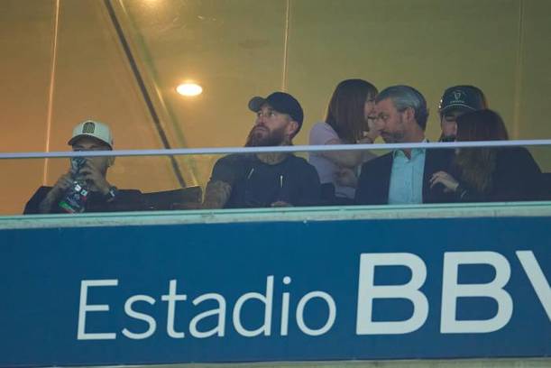 Sergio Ramos observa a Rayados en el Estadio BBVA (Mexsport)