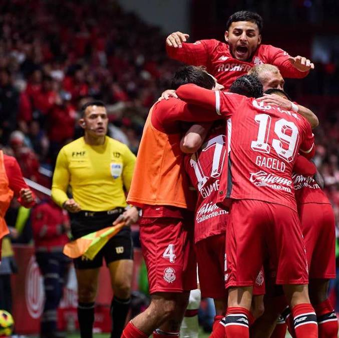 Toluca festejó de última hora ante Chivas (Mexsport)
