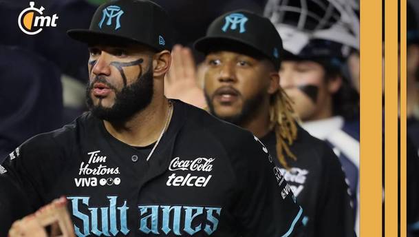 Jugadores de Sultanes celebran al final del partido (@SultanesOficial)