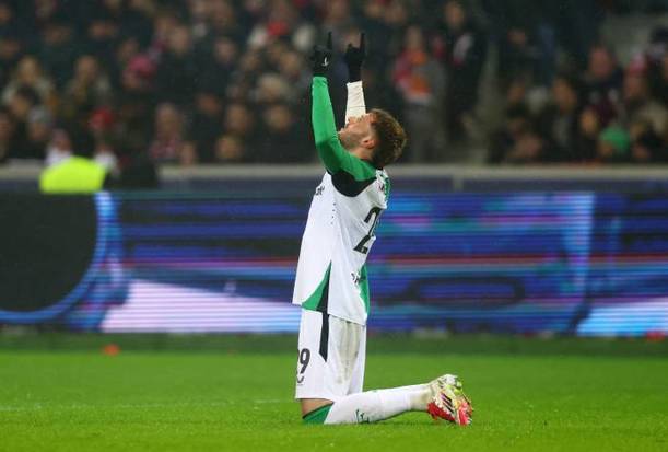 Gimenez festeja su último gol con Feyenoord en Champions (Reuters)
