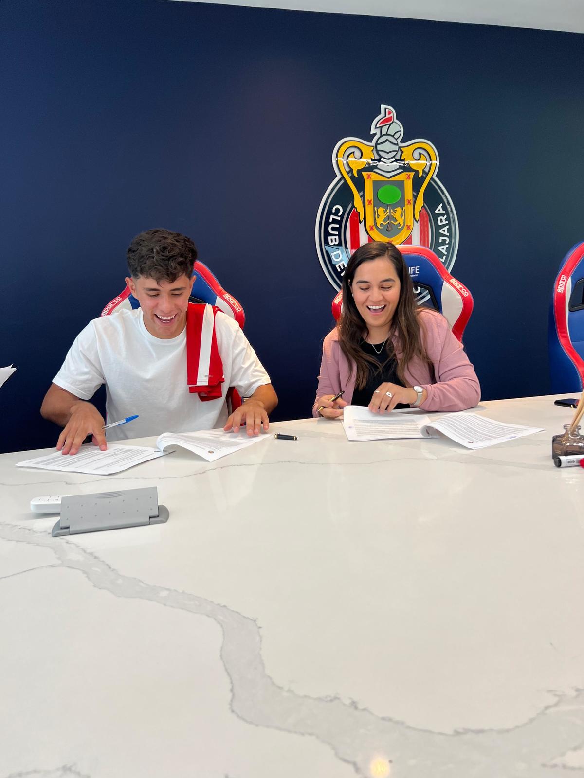 Roberta Jiménez y Daniela Méndez trabajando (Foto: Cortesía)
