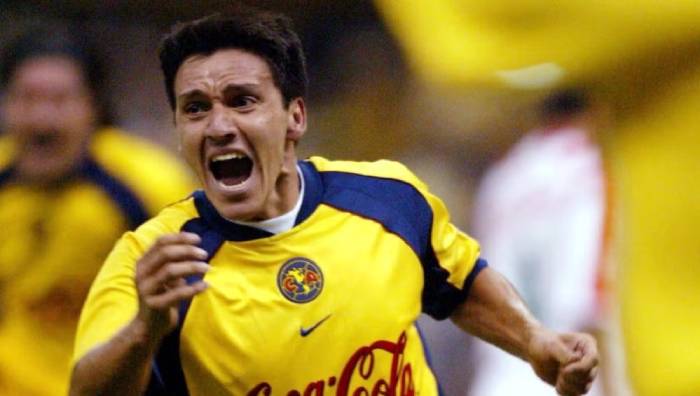 Misionero Castillo corre tras anotar el gol del título para América (Mexsport)
