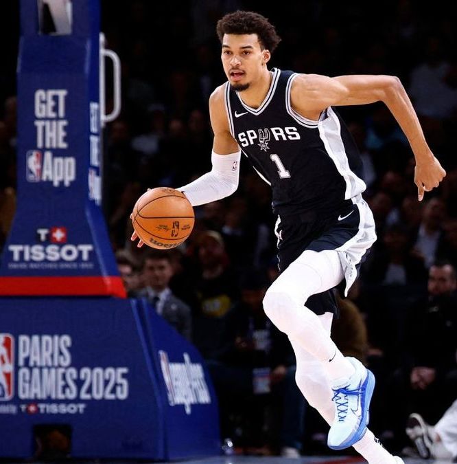 Victor Wembanyama lideraba a los Spurs en puntos y rebotes (Reuters)