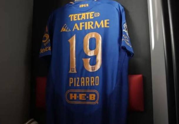 Toma inicial del video de Tigres con la playera de Pizarro (Captura)