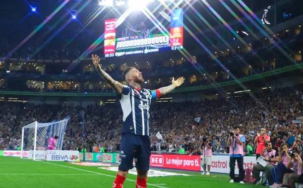 Sergio Ramos celebra su primer gol con Rayados (Imago7)