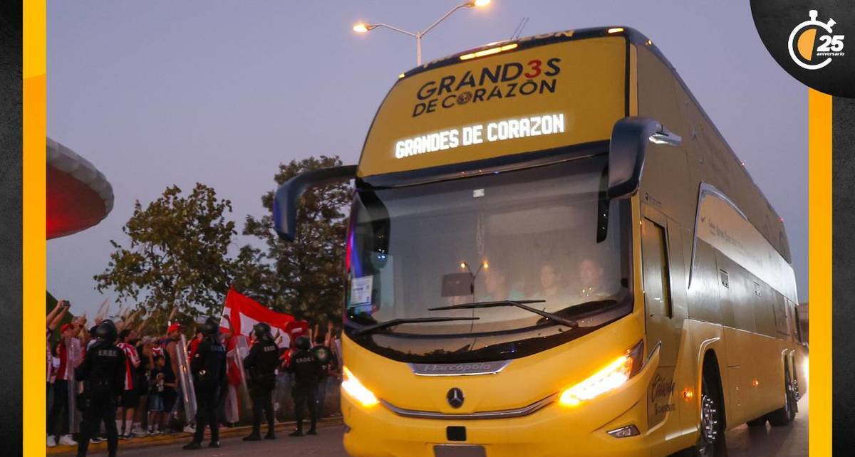 Autobús del América en su llegada al Estadio Akron (Mexsport)