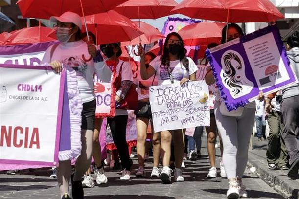 Manifestación por el 8M en Puebla (EFE)