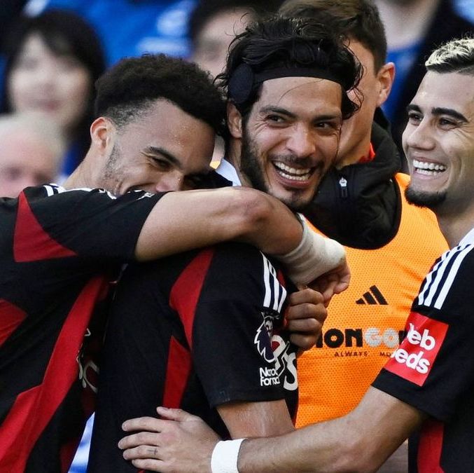 Raúl Jiménez en celebración de gol en el encuentro entre Brighton y Fulham (Reuters)