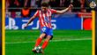 ¿Julián Álvarez tocó el balón 2 veces en su cobro? (Foto: Reuters)