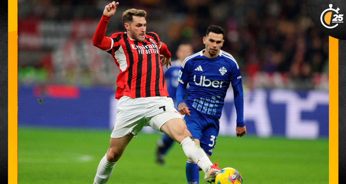 Santiago Gimenez tuvo otro partido complicado con el AC Milan. (Foto: Reuters)