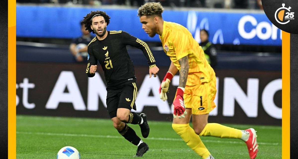 César Huerta durante las Semifinales de la Nations League ante Canadá (Mexsport)