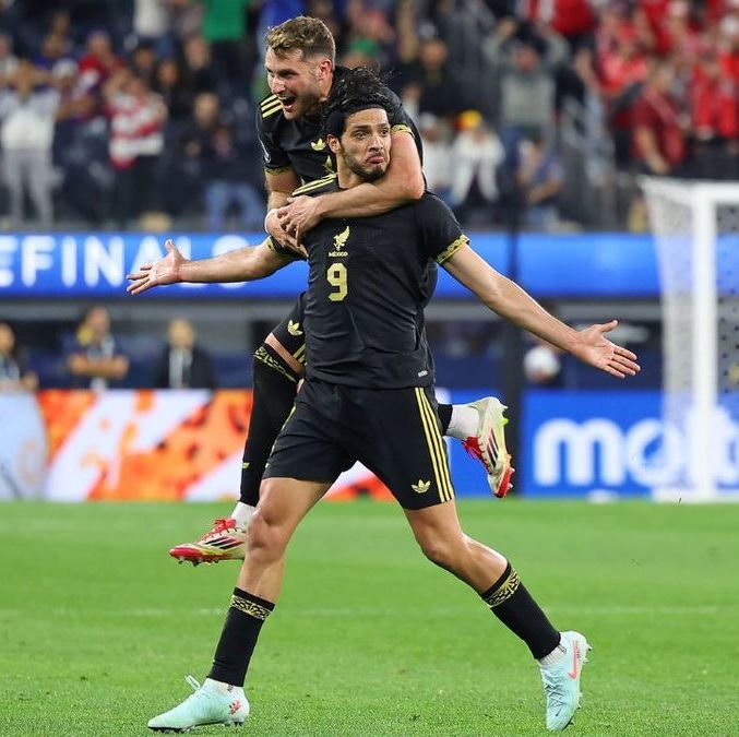 Raúl Jiménez anotó doblete frente a Canadá en la Nations League (Imago7)