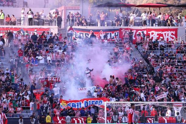 Afición del Guadalajara en San Diego (@Chivas)