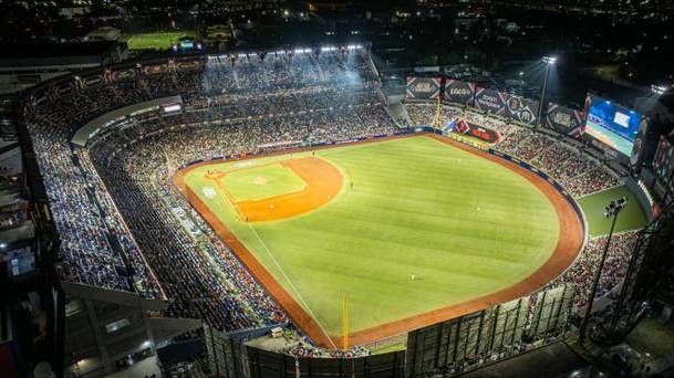 El Estadio Mobil Super presentó un lleno impresionante (@SultanesOficial)