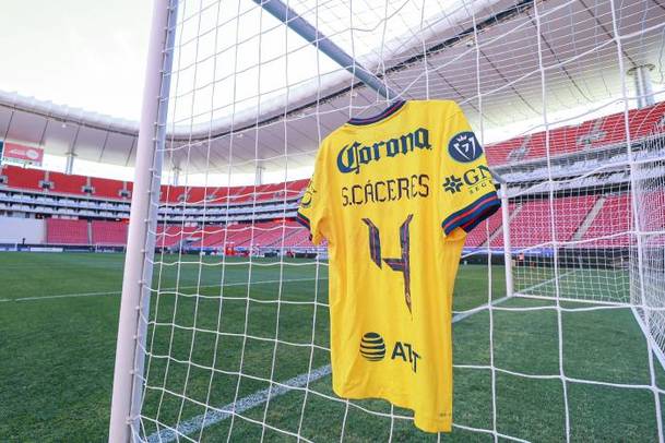 Playera de Sebastián Cáceres con América (Mexsport)