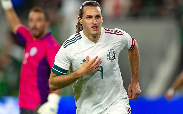 Santiago Giménez anotó con México ante Chile. (Mexsport)