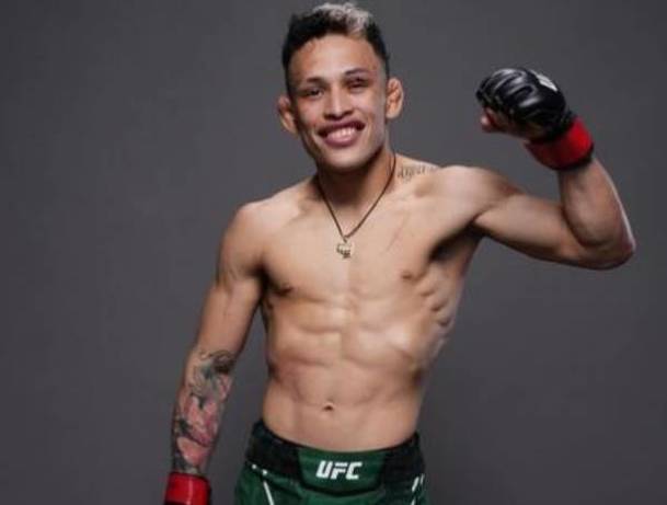 Lazy Boy, estrella mexicana de las artes marciales mixtas (@lazyboy.ufc)