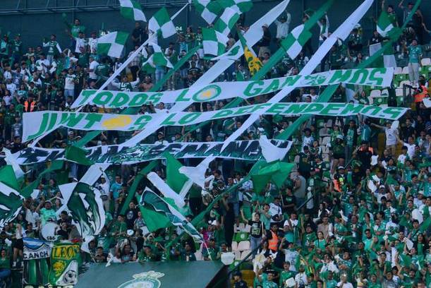 Afición de León muestra su malestar ante la FIFA (Imago7)