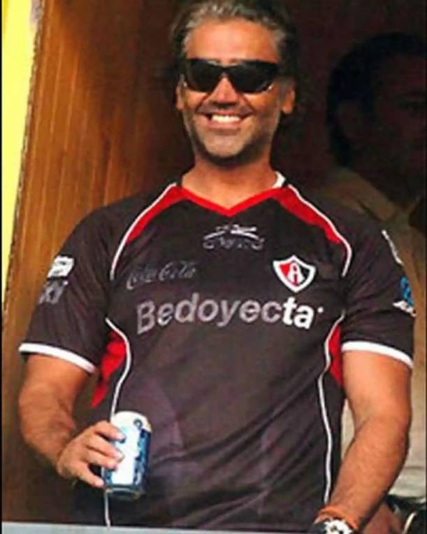 Alejandro Fernández con la playera del Atlas (Captura)
