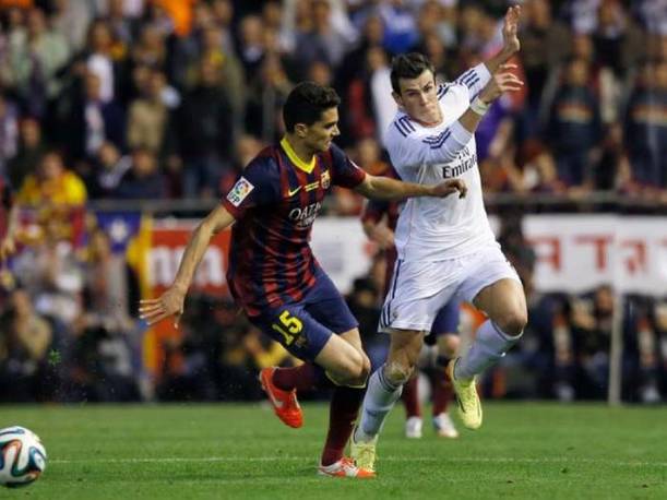 Gareth Bale inicia su sprint para anotar el gol al Barcelona en 2014 (EFE)