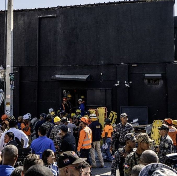 Colapsa techo de una discoteca en República Dominicana| Foto: AFP