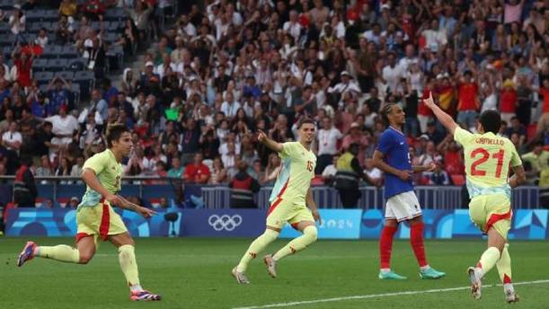 España celebra un gol a Francia en la última Final de futbol olímpico (EFE)