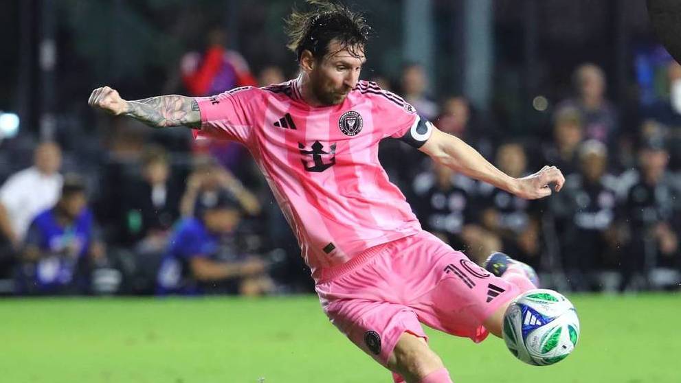 Messi dispara para el gol del Inter Miami (AFP)