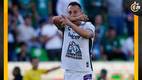 Andrés Guardado celebra su gol con León