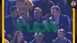 Comentaristas de Televisa narran en la tribuna (Captura)