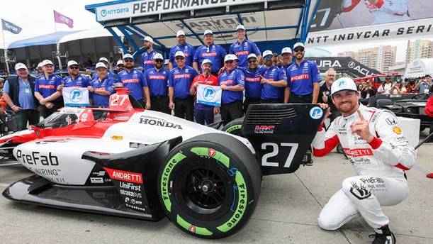 Kyle Kirkwood celebra su triunfo (IndyCar Series)