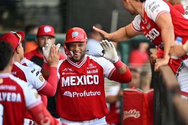Robinson Canó celebra ante Leñadores (@DiablosRojosMX)
