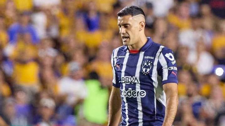 Germán Berterame, cabizbajo en el Clásico Regio (Imago7)