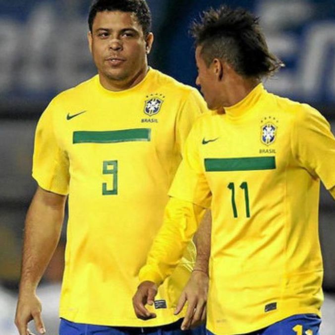 Ronaldo y Neymar compartieron cancha en algún momento (AFP)
