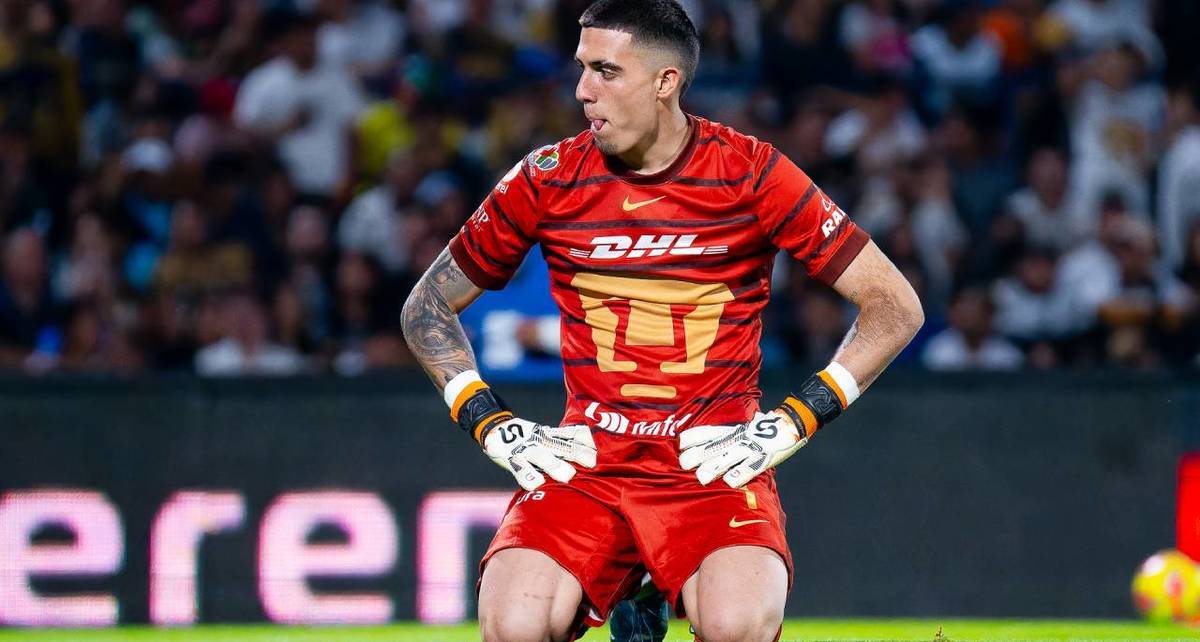 Álex Padilla se lamenta tras un gol a Pumas (Imago7)