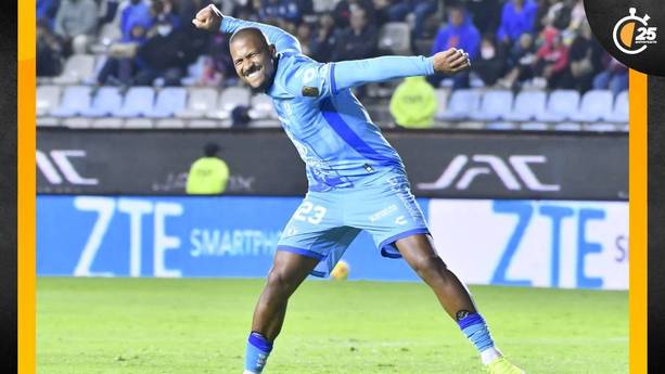 Salomón Rondón festeja su gol contra Xolos (Imago7)