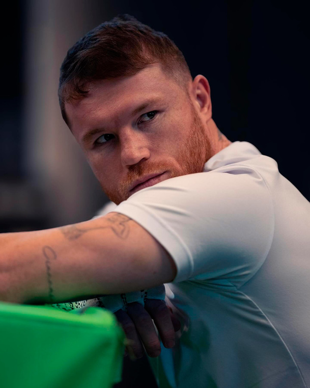 Canelo Álvarez entrena durante la madrugada en Arabia Saudita. (Foto: Instagram @turkialalshik)