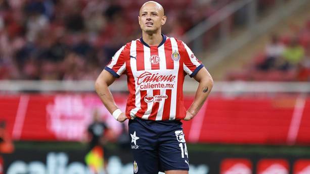 Chicharito no ha podido brillar en su segunda etapa con Chivas (Imago7)